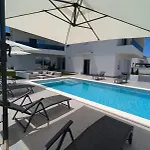 The Luxe Hideaway زادار