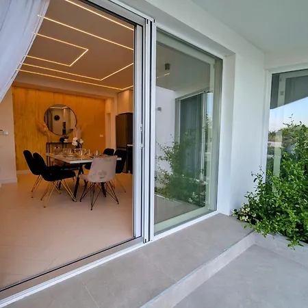 The Luxe Hideaway *