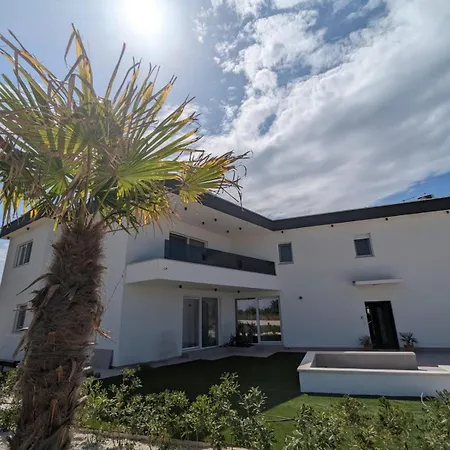 The Luxe Hideaway * זאדאר