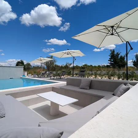 The Luxe Hideaway Apartment