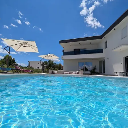 The Luxe Hideaway זאדאר