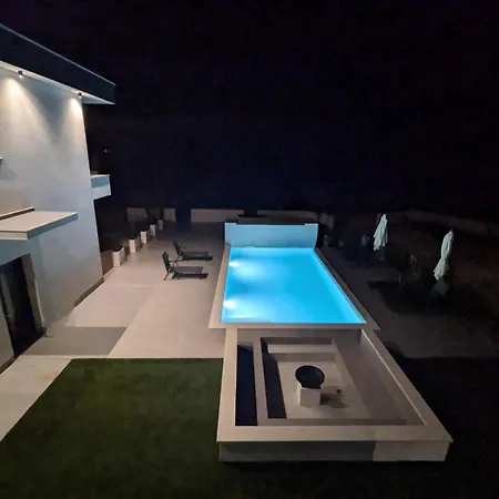The Luxe Hideaway Apartment