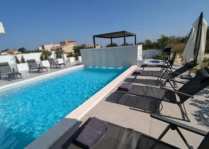 The Luxe Hideaway דירה זאדאר